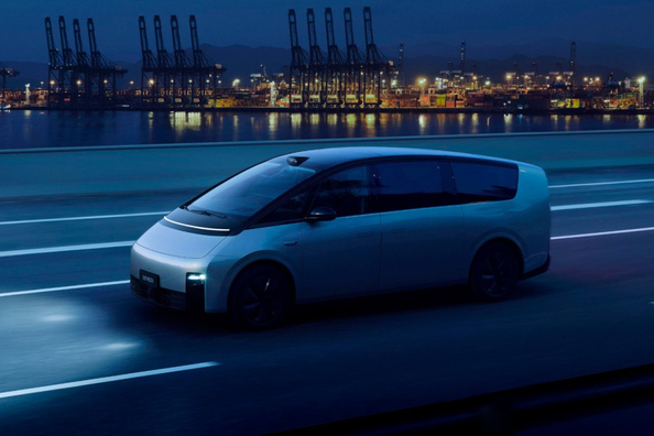 Recenzia Li Mega: futuristický minivan s rýchlym nabíjaním Fotografia 1