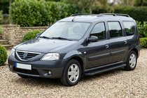 Renault Logan MCV 2005–2013 Bočné nášľapy Allmond Black (2 ks, hliník) fotografia 1