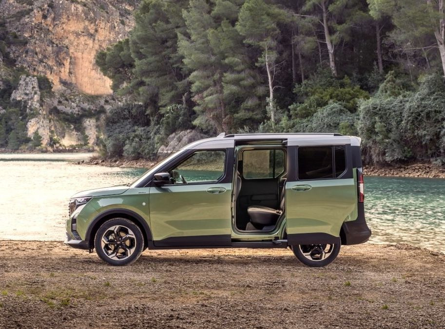 Ford Tourneo Courier druhej generácie: Kompaktný viacúčelový minivan