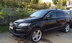 Audi Q7 2005–2015 Strešné priečniky na integrované lyžiny, uzamykateľné na kľúč WingCarrier V2 (2 ks) fotografia 21