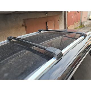 Strešné priečniky na integrované lyžiny, uzamykateľné na kľúč WingCarrier V2 (2 ks) Audi Q7 2005–2015 fotografia 1