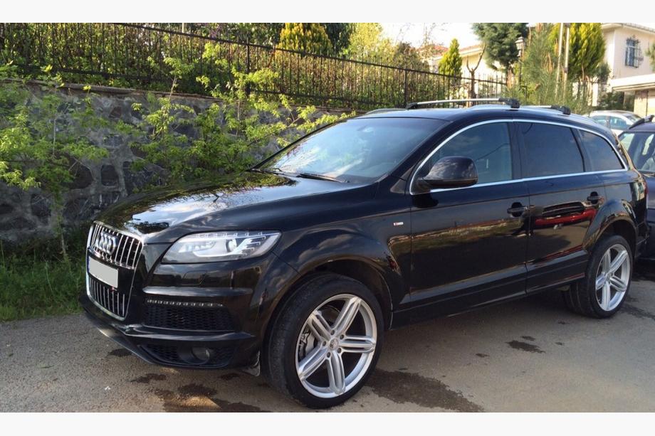 Audi Q7 2005–2015 Strešné priečniky na integrované lyžiny, uzamykateľné na kľúč WingCarrier V2 (2 ks) Čierna Fotografia 21