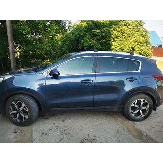 Strešné priečniky na integrované lyžiny, uzamykateľné na kľúč WingCarrier V2 (2 ks) Kia Sportage 2015–2021 fotografia 1