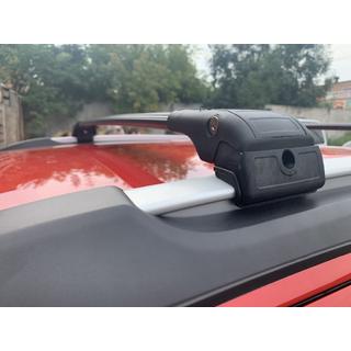 Strešné priečniky na integrované lyžiny, uzamykateľné na kľúč WingCarrier V2 (2 ks) fotografia 2
