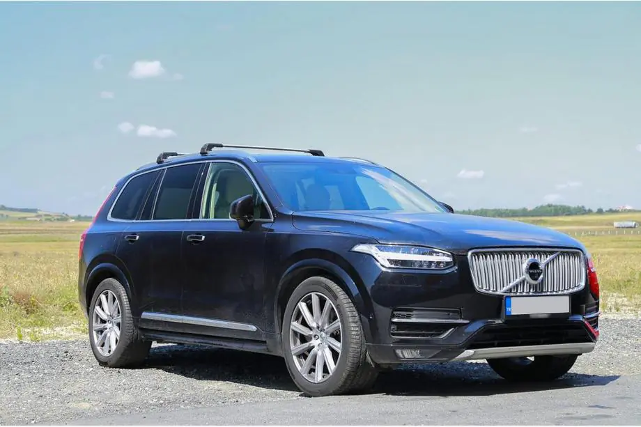 Volvo XC90 2015– Strešné priečniky na integrované lyžiny, uzamykateľné na kľúč WingCarrier V2 (2 ks) Image