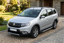 Renault Logan MCV 2013–2022 Bočné nášľapy RedLine V1 (2 ks, hliník) fotografia 1