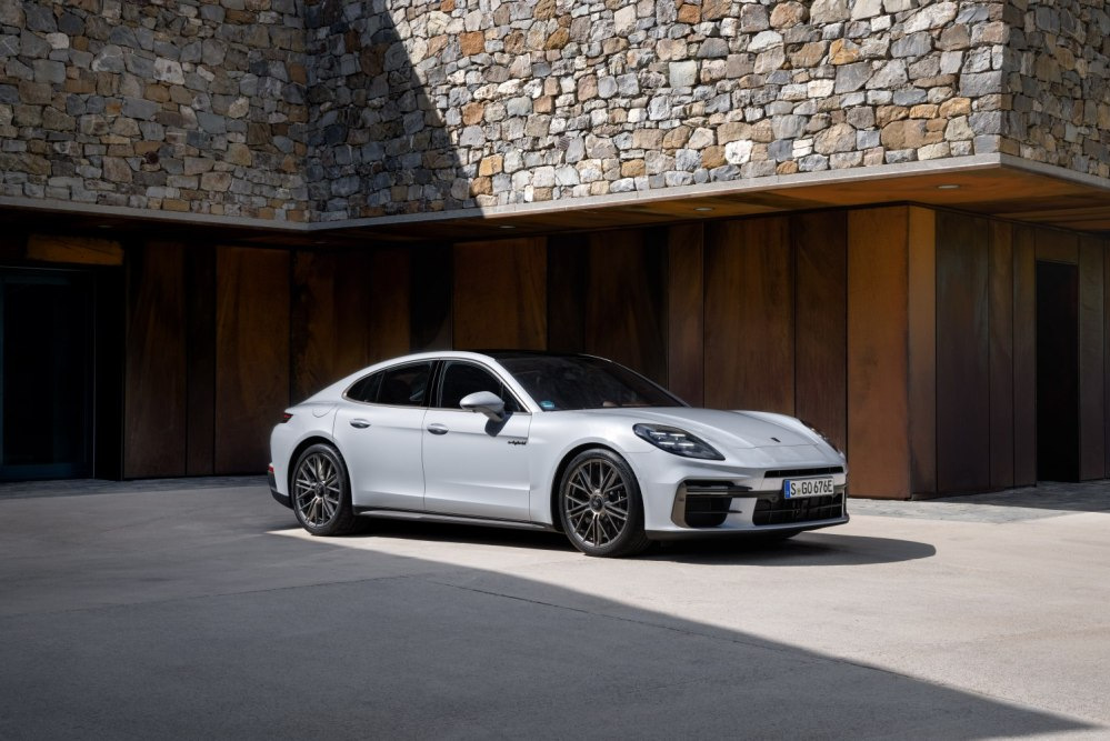 Recenzia Porsche Panamera Turbo S E-Hybrid 2024