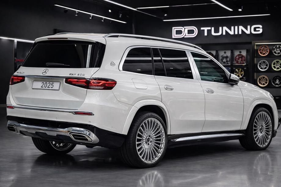 Mercedes GLS X167 2019– Zadný nárazník s difúzorom Maybach GLS600 (2025-Design) Image