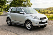 Daihatsu Terios 2006–2017 Bočné nášľapy Bosphorus Black (2 ks, hliník) fotografia 1