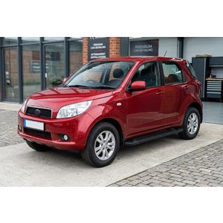 Bočné nášľapy RedLine Black (2 ks, hliník) Daihatsu Terios 2006–2017 fotografia 1