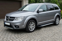 Dodge Journey 2008–2020 Bočné nášľapy Allmond Grey (2 ks, hliník) fotografia 1