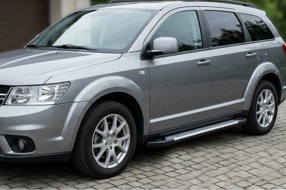 Fiat Freemont 2011–2016 Bočné nášľapy Allmond Grey (2 ks, hliník) Image