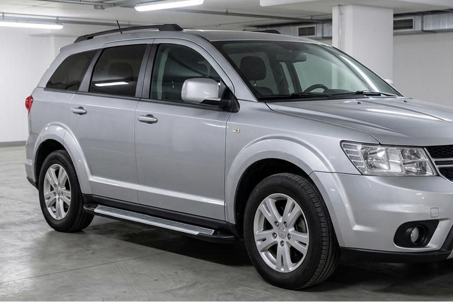 Fiat Freemont 2011–2016 Bočné prahy Line (2 ks, hliník) Image