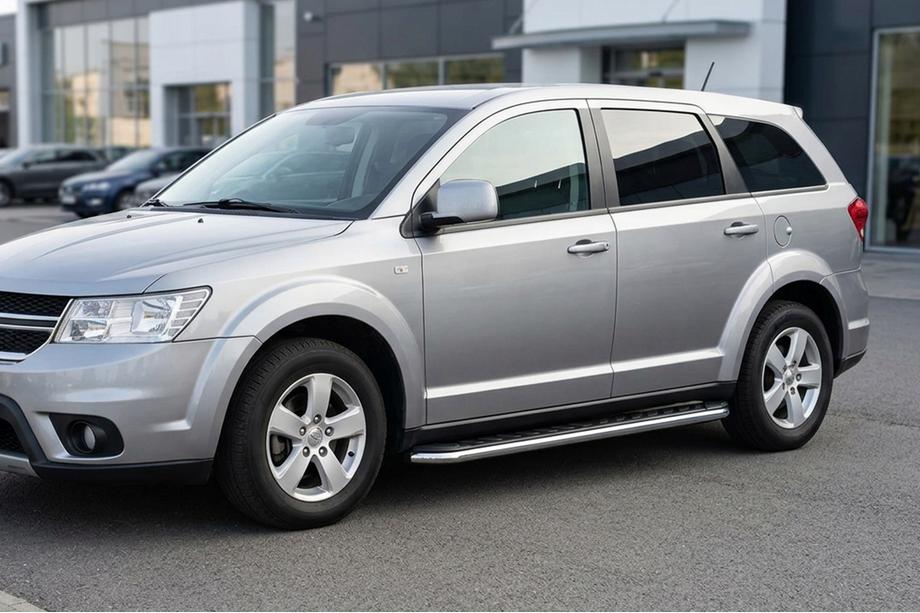 Fiat Freemont 2011–2016 Bočné prahy Maydos V1 (2 ks, hliník ↗ nehrdzavejúca oceľ) Image