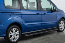 Ford Connect 2014–2021 Bočné nášľapy Allmond Black (2 ks, hliník) fotografia 1