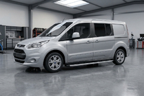 Ford Connect 2014–2021 Bočné nášľapy Fullmond (2 ks, hliník) fotografia 1