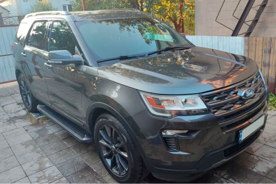 Ford Explorer 2011–2019 Bočné nášľapy Allmond Black (2 ks, hliník) Image