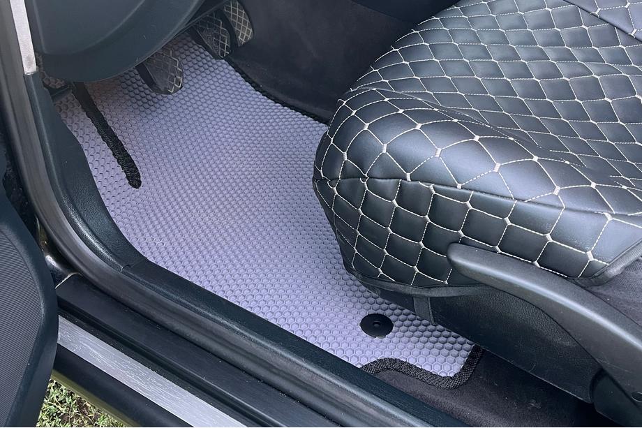Audi A4 B5 1994–2001 Gumové rohože Carsuit (Avant, sivé) Image