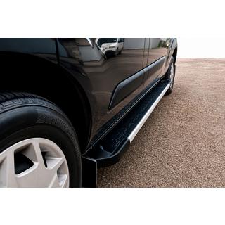 Bočné nášľapy RedLine V1 (2 ks, hliník) Ford Custom 2013–2022 fotografia 1