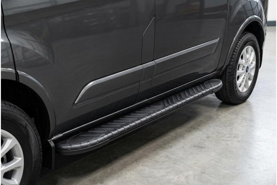 Ford Custom 2013–2022 Bočné nášľapy Bosphorus Black (2 ks, hliník) Dlhý rázvor Image