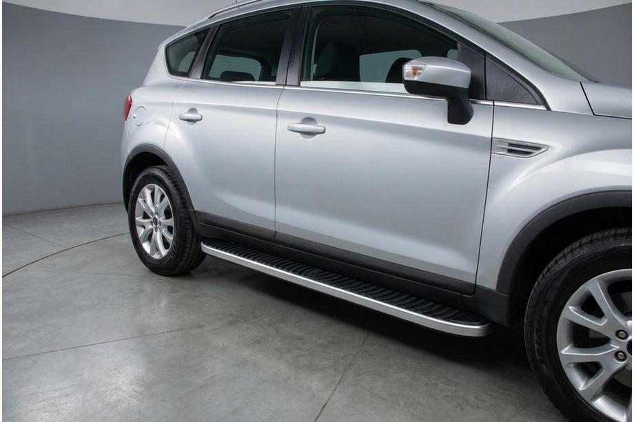 Ford Kuga 2008–2013 Bočné nášľapy Tayga Grey (2 ks, hliník) Image