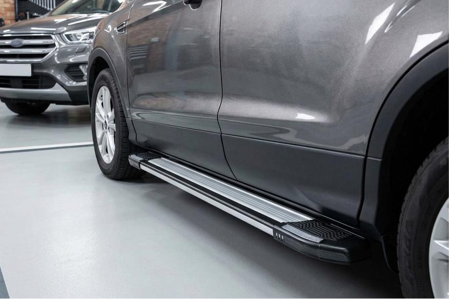 Ford Kuga/Escape 2013–2019 Bočné nášľapy Rainbow (2 ks, hliník) Image