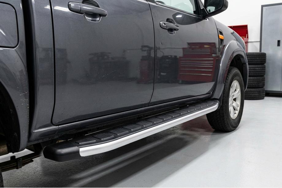 Ford Ranger 2007–2011 Bočné nášľapy Fullmond (2 ks, hliník) Image