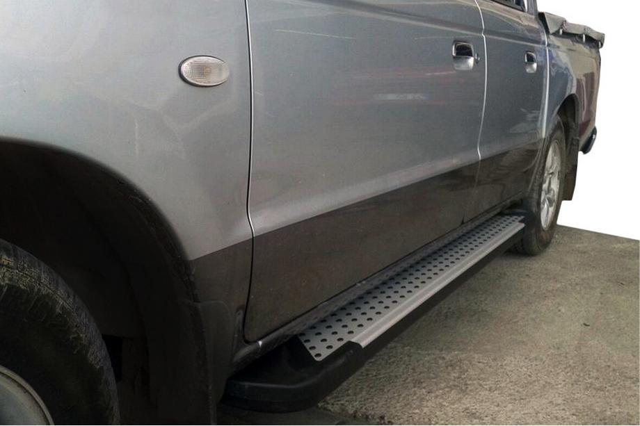 Ford Ranger 2007–2011 Bočné nášľapy Allmond Grey (2 ks, hliník) Image