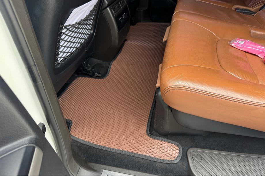 Toyota Land Cruiser 200 2007–2021 Gumové rohože Carsuit (2007-2012, hnedá) Fotografia 7
