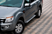 Ford Ranger 2011–2022 Bočné nášľapy Allmond Grey (2 ks, hliník) fotografia 1