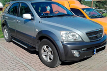 Kia Sorento I BL 2002–2009 Bočné nášľapy RedLine V1 (2 ks, hliník) fotografia 1