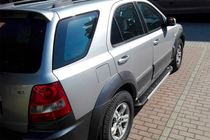 Kia Sorento I BL 2002–2009 Bočné nášľapy RedLine V1 (2 ks, hliník) fotografia 2