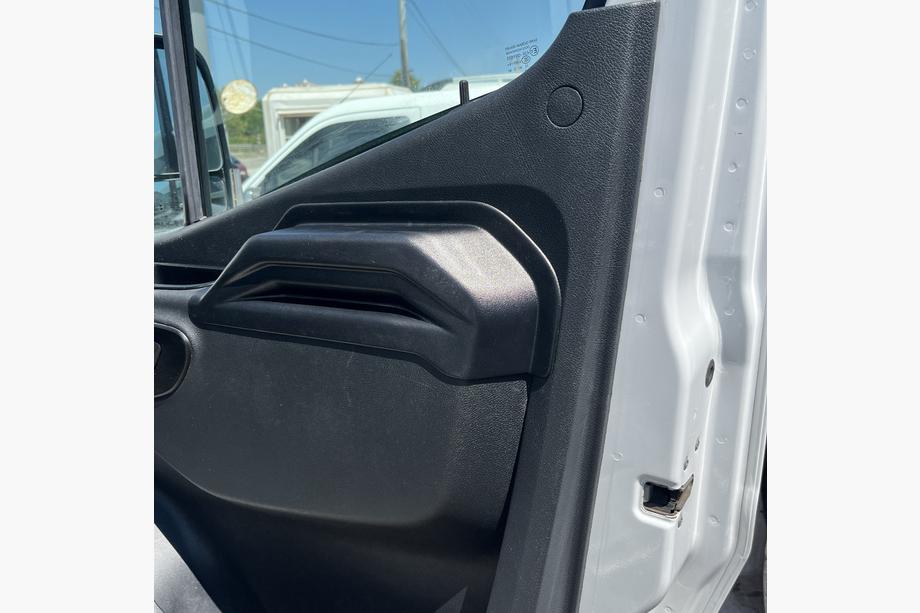 Mercedes Sprinter W907/W910 2018– Kryty dverovej výplne EuroCap (ABS) Fotografia 2