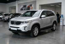 Kia Sorento II XM 2009–2014 Bočné nášľapy Allmond Black (2 ks, hliník) 2013–2015 fotografia 1