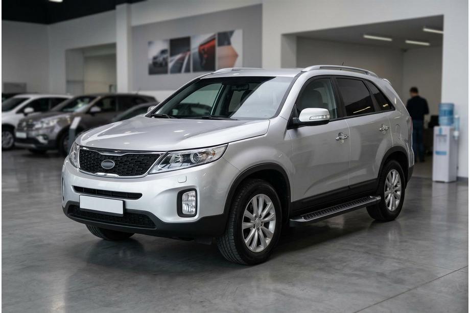 Kia Sorento II XM 2009–2014 Bočné nášľapy Allmond Black (2 ks, hliník) 2013–2015 Image