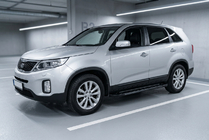 Kia Sorento II XM 2009–2014 Bočné nášľapy RedLine Black (2 ks, hliník) 2010–2013 fotografia 1
