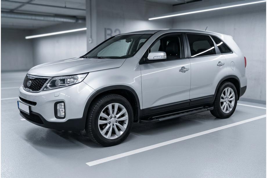 Kia Sorento II XM 2009–2014 Bočné nášľapy RedLine Black (2 ks, hliník) 2010–2013 Image