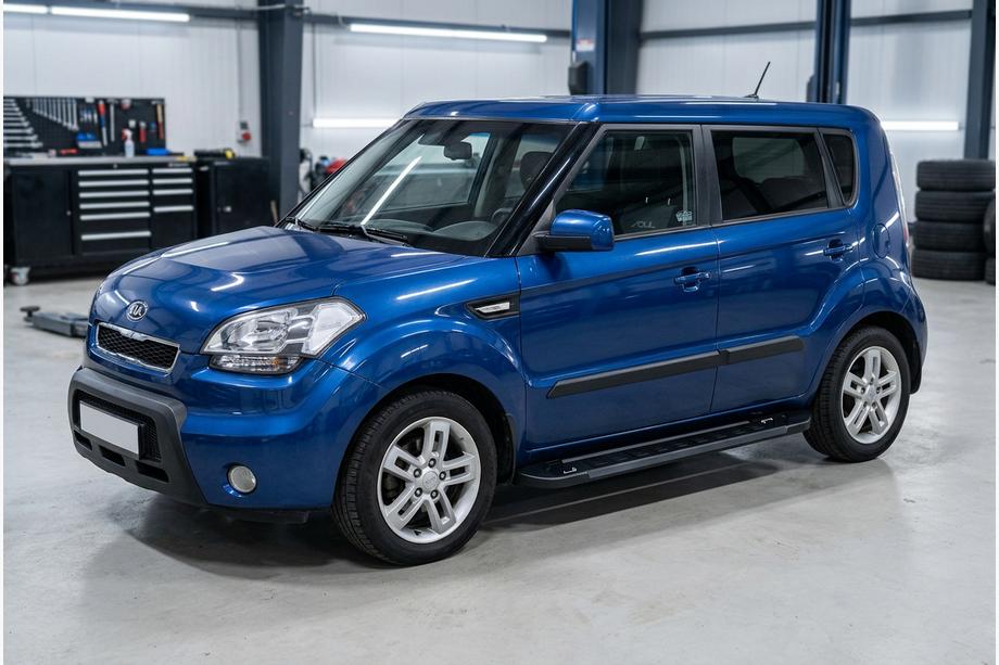 Kia Soul I 2008–2013 Bočné nášľapy RedLine Black (2 ks, hliník) Image