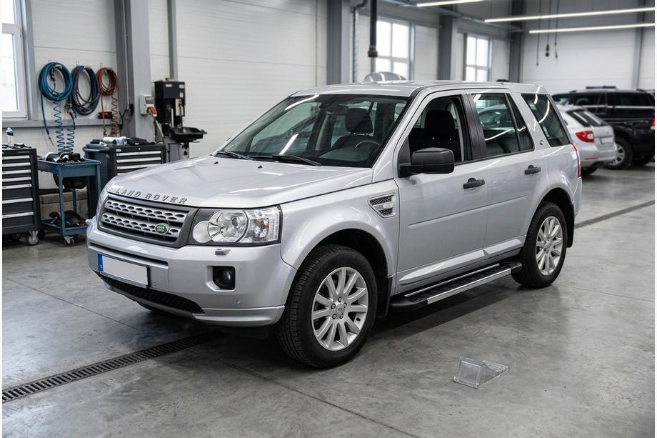 Land Rover Freelander II 2006–2014 Bočné nášľapy RedLine V1 (2 ks, hliník) Image