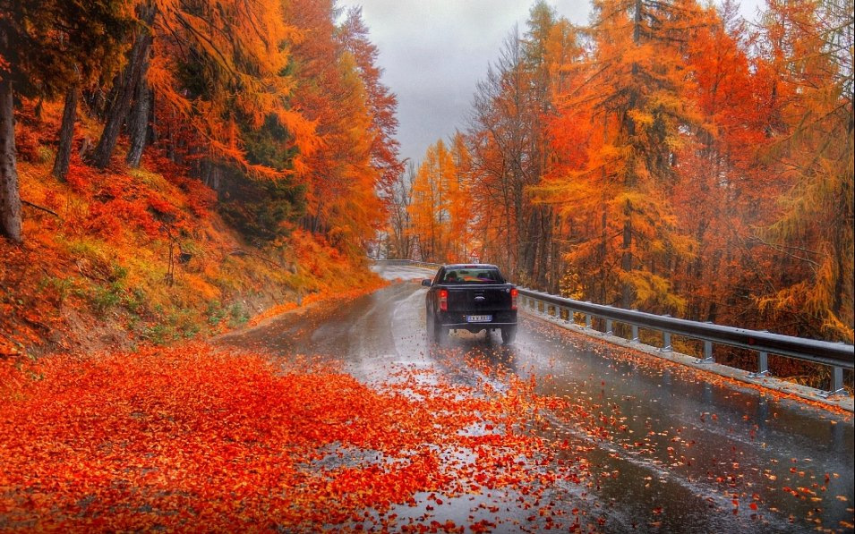 Aké nebezpečenstvá prináša jeseň pre motoristov?