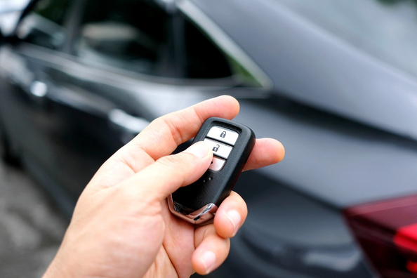 Prečo sa auto neotvára kľúčenkou: možné príčiny