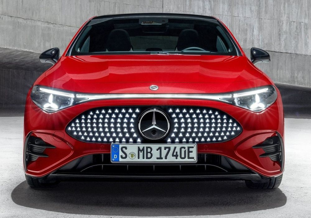 Recenzia sedanu Mercedes-Benz CLA EQ 2025: Elektrický prémiový kompakt