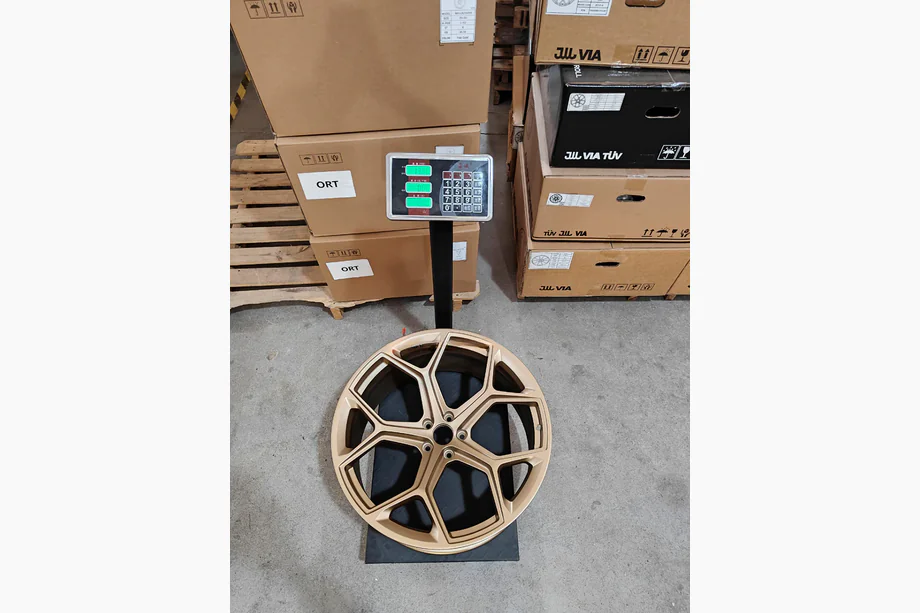 Audi A6 C8 2018–2025 Kované OEM disky R22 (4 ks) Image
