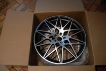 BMW iX (I20) 2022– Kované OEM disky R22 (4 ks) fotografia 11
