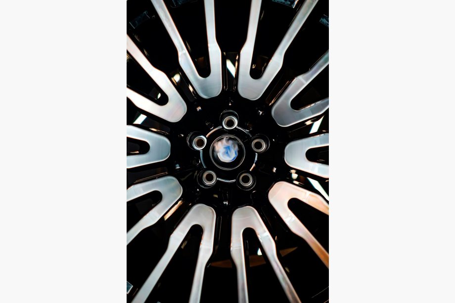 BMW 7. séria G11/G12 2015–2022 OEM kované disky R21 (4 ks) Fotografia 7