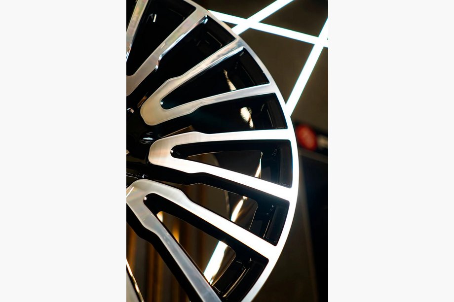 BMW 7. séria G11/G12 2015–2022 OEM kované disky R21 (4 ks) Fotografia 12