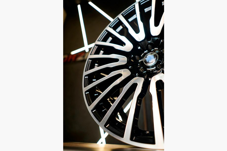 BMW 7. séria G11/G12 2015–2022 OEM kované disky R21 (4 ks) Fotografia 14