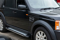 Land Rover Discovery III 2004–2009 Bočné nášľapy Rainbow (2 ks, hliník) fotografia 1