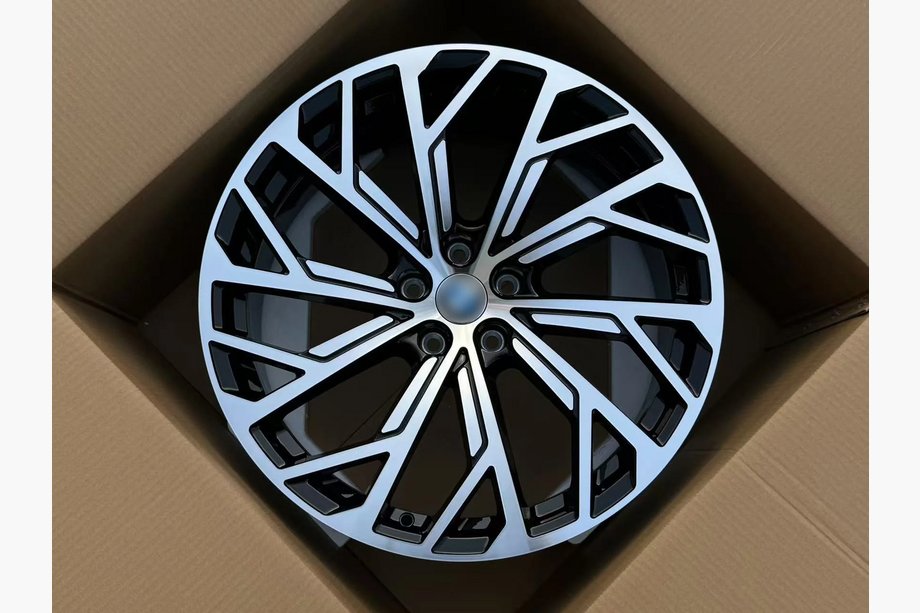 BMW 4. séria G22/23/26 2020– Kované disky OEM R20 V4 (4 ks) Image