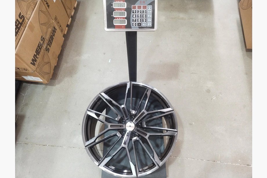 BMW X7 G07 2019– Kované disky OEM R22 V4 (4 ks) Fotografia 11